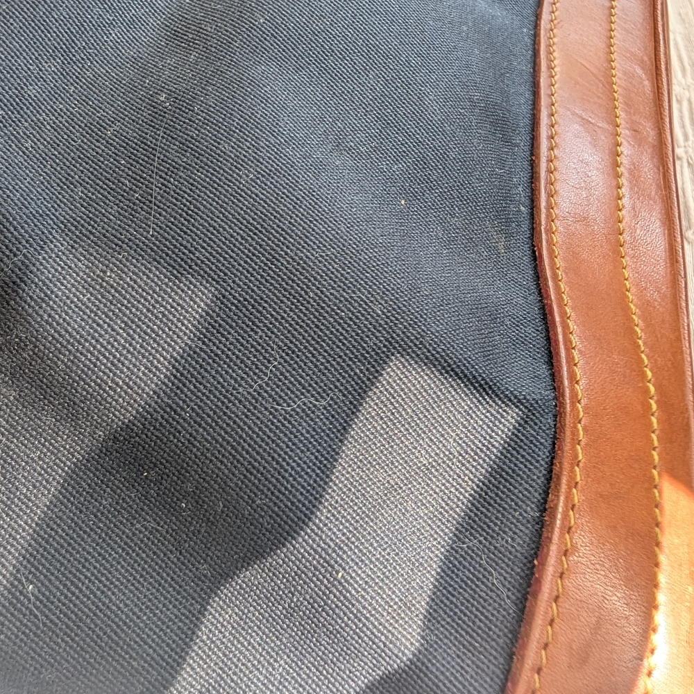 Vintage Dooney & Bourke No. B06640 Cabriolet Zip Satchel, Navy Canvas & Leather - Picture 10 of 15
